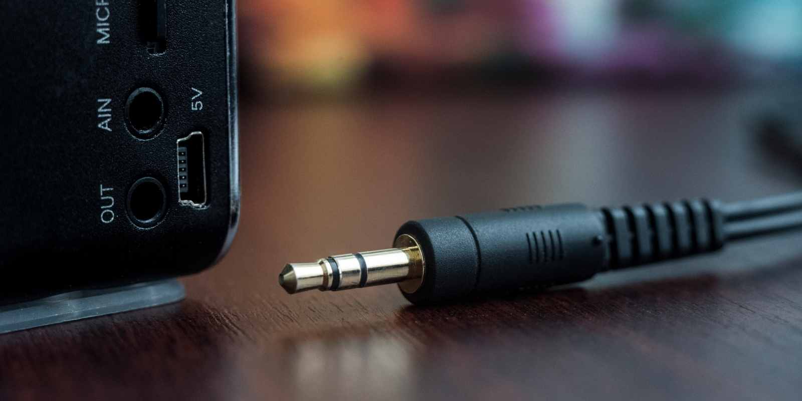 kiểm tra cổng và jack cắm